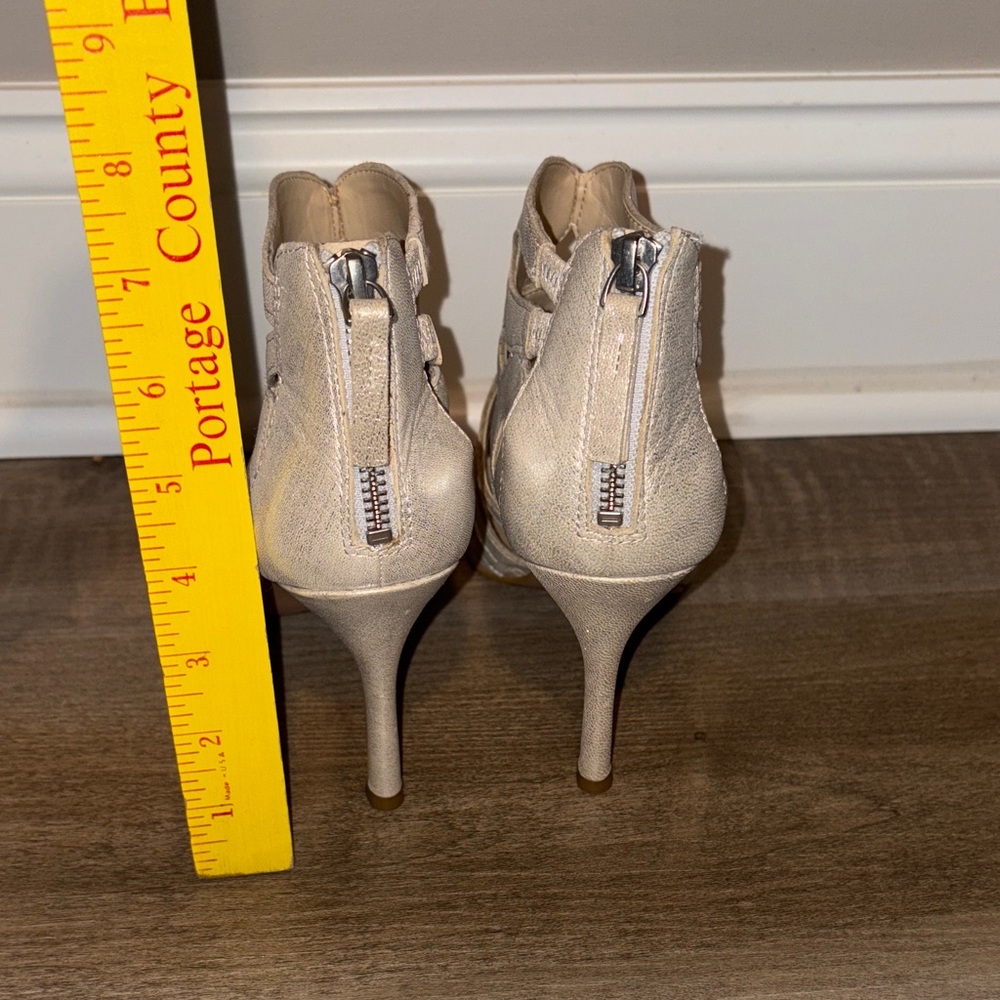 Nine West Flora Silver Cutout Heels - Picture 4 of 7
